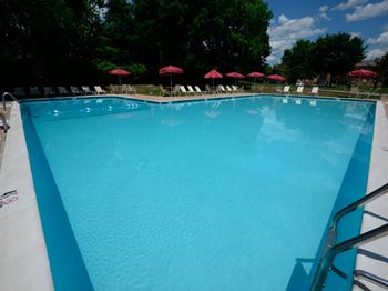 Relaxing pool